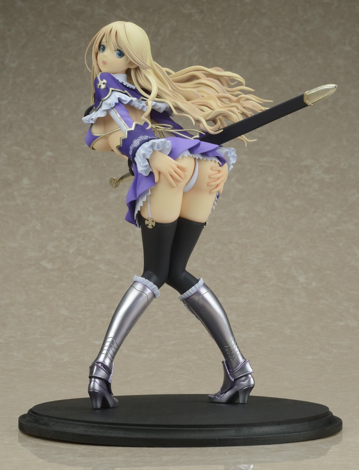 1/6 scale Arianrhod PVC figure by Dragon Toy.